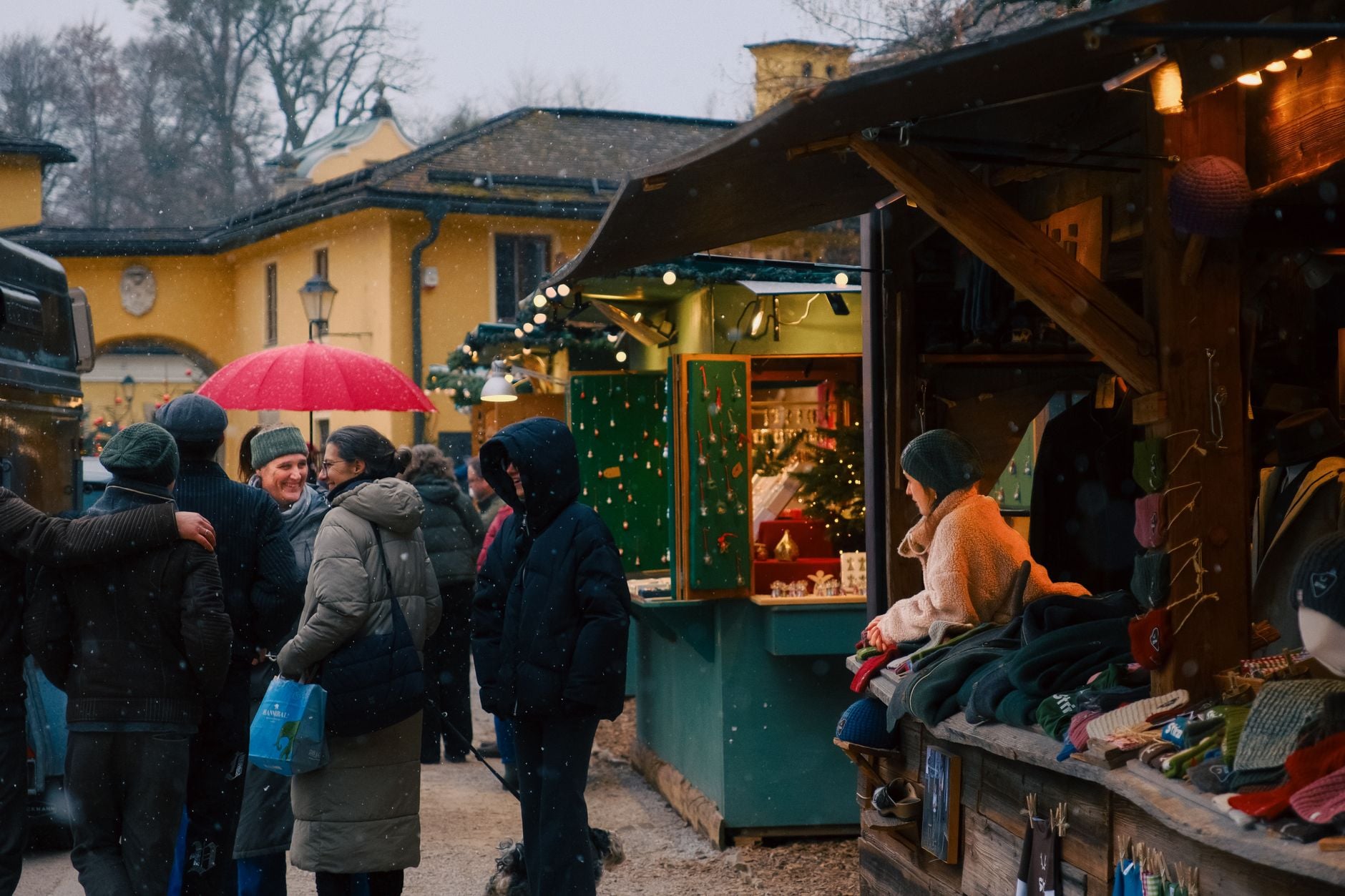 Holiday market stalls at night, Ann Arbor area, Michigan (stock photo by Ivan Chumak)
